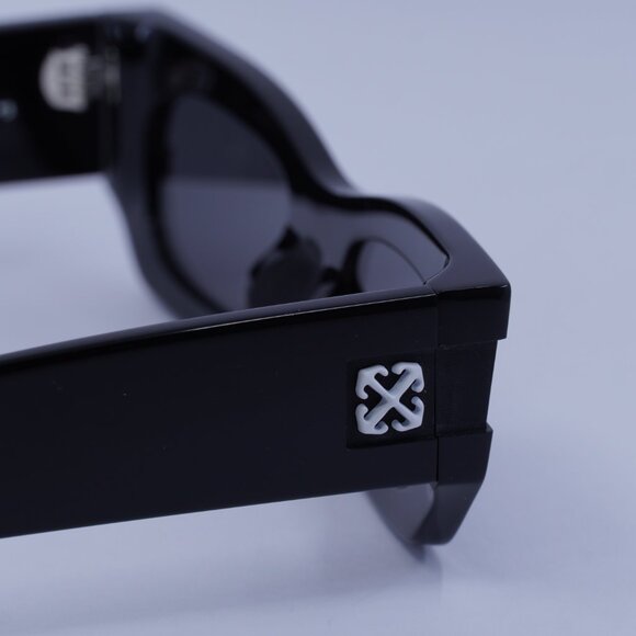Off-White OERI147 BELLEVILLE 1007 Sunglasses Black Cat Eye Frame, Grey Lenses - Picture 10 of 11